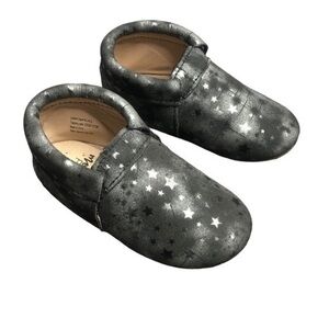 Monkey Feet Silver Stars Slip-On‎ Moccasin Toddler Shoe Size 2-3 yrs